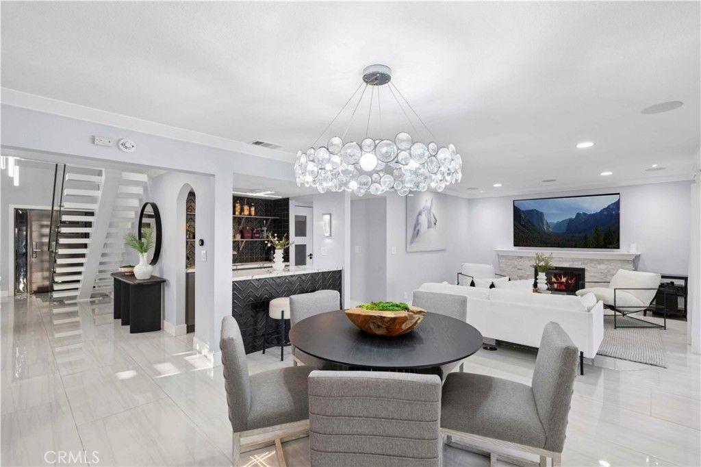 Image 11 of property listing at 24922 Hendon Street, Laguna Hills, CA 92653
