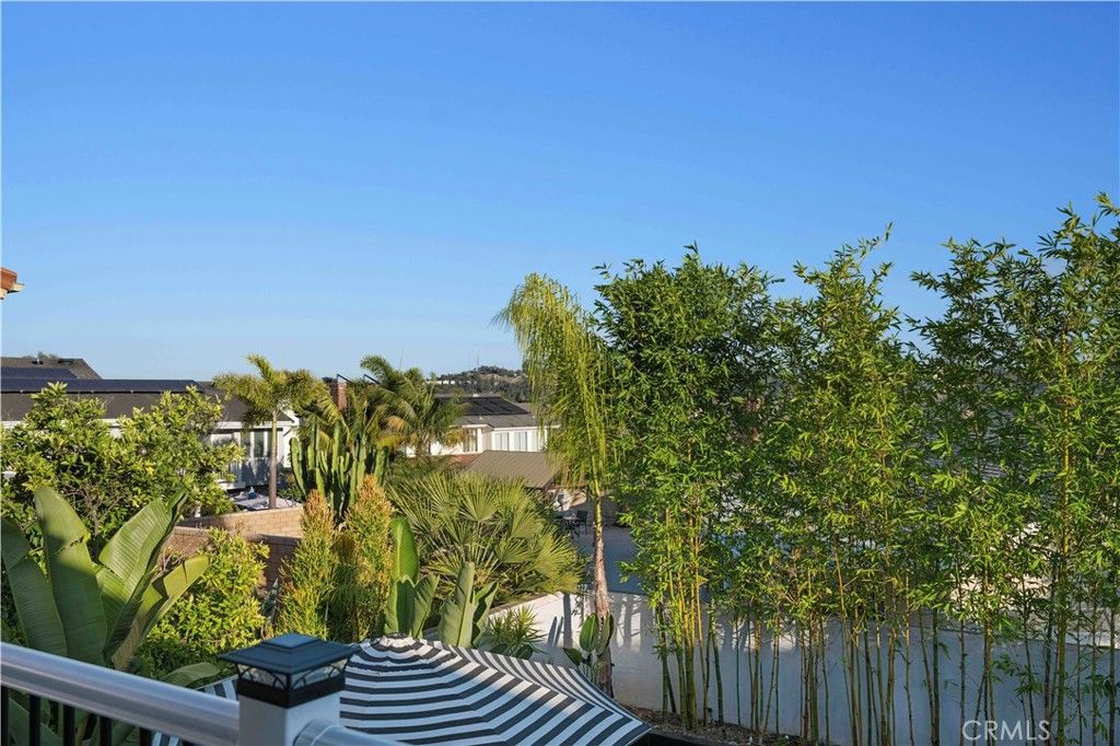 Image 39 of property listing at 24922 Hendon Street, Laguna Hills, CA 92653