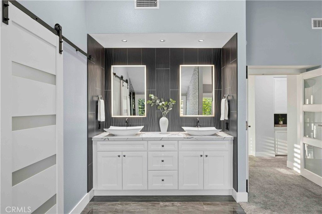 Image 43 of property listing at 24922 Hendon Street, Laguna Hills, CA 92653