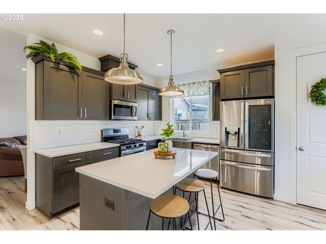 234 W 18TH St, Lafayette, OR 97127