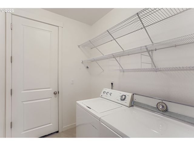 234 W 18TH St, Lafayette, OR 97127