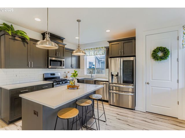 234 W 18TH St, Lafayette, OR 97127