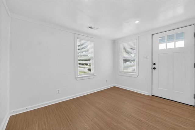 2023 Hugo Avenue, North Charleston, SC 29405