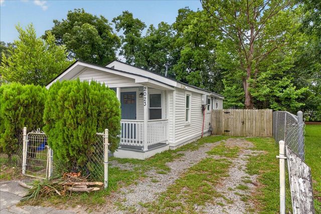 2023 Hugo Avenue, North Charleston, SC 29405