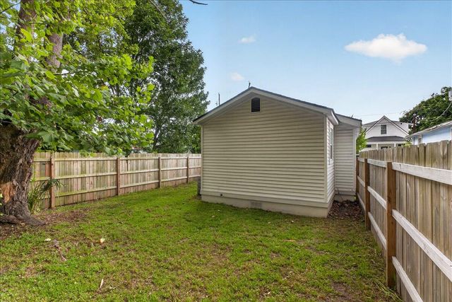 2023 Hugo Avenue, North Charleston, SC 29405