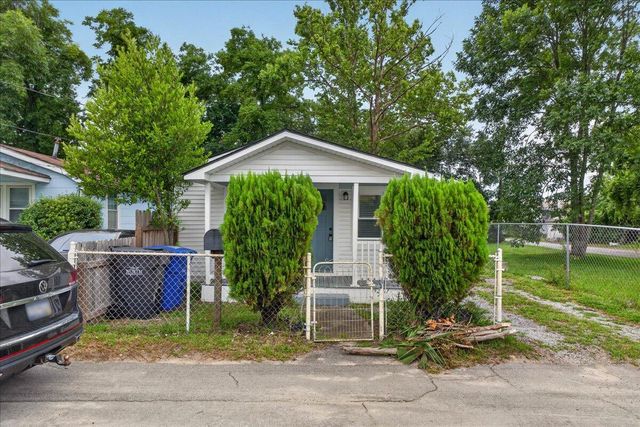 2023 Hugo Avenue, North Charleston, SC 29405