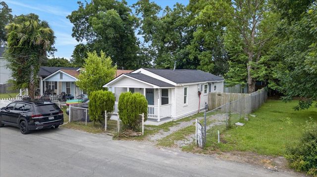 2023 Hugo Avenue, North Charleston, SC 29405
