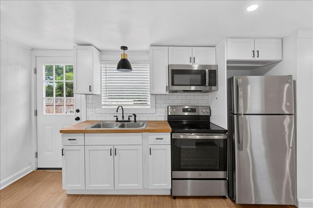 2023 Hugo Avenue, North Charleston, SC 29405
