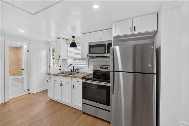 2023 Hugo Avenue, North Charleston, SC 29405