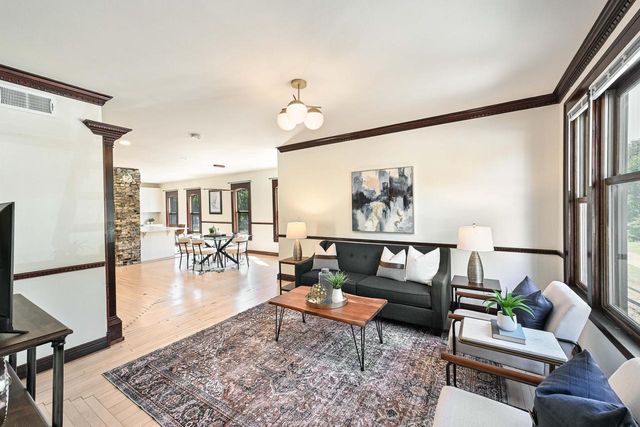 2044 N Palmer STREET, Milwaukee, WI 53212