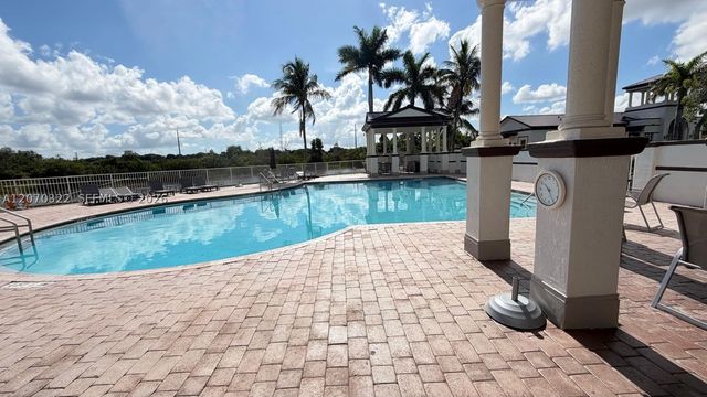 4435 SW 160th Ave 210, Miramar, FL 33027