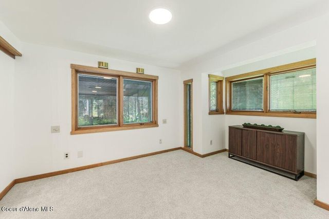 8473 E Apache TRL, Athol, ID 83801