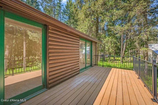 8473 E Apache TRL, Athol, ID 83801