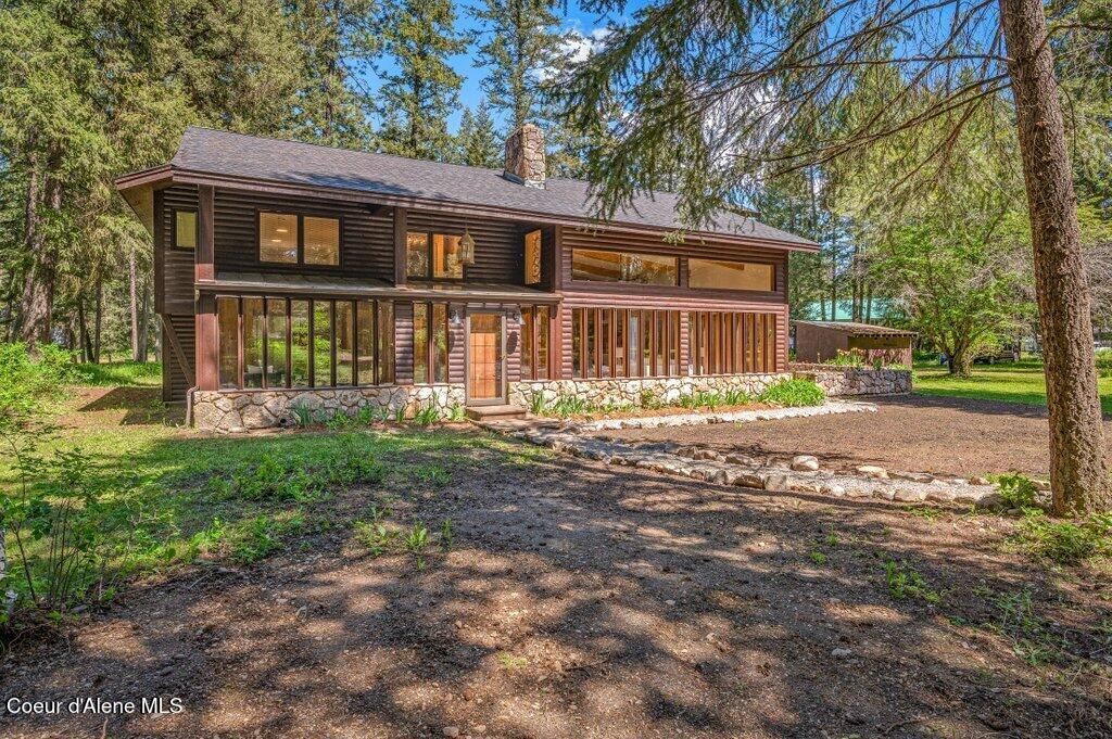 8473 E Apache TRL, Athol, ID 83801