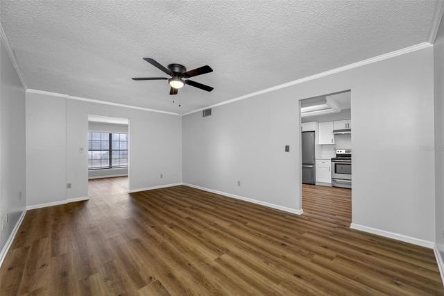 14809 WINDING CREEK COURT, Tampa, FL 33613