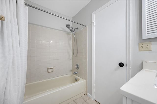 14809 WINDING CREEK COURT, Tampa, FL 33613
