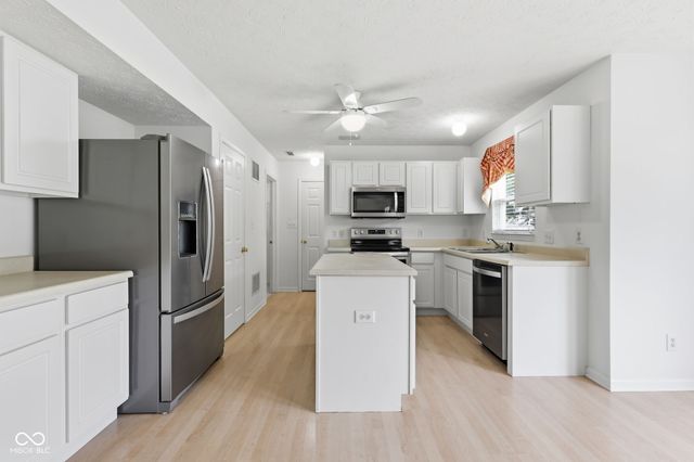 714 Laurel Wood Drive, Greenwood, IN 46143