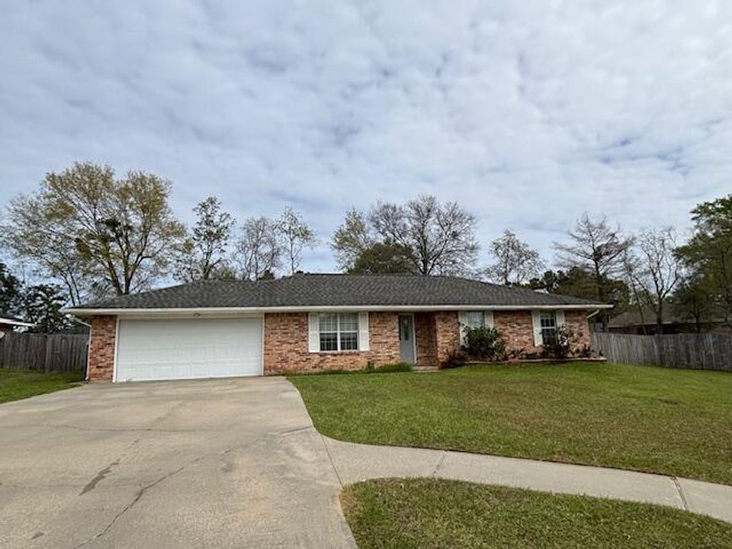 2100 Hickory, Deridder, LA 70634