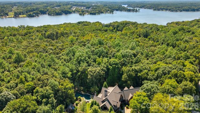 9208 Flying Eagle Lane, Charlotte, NC 28278