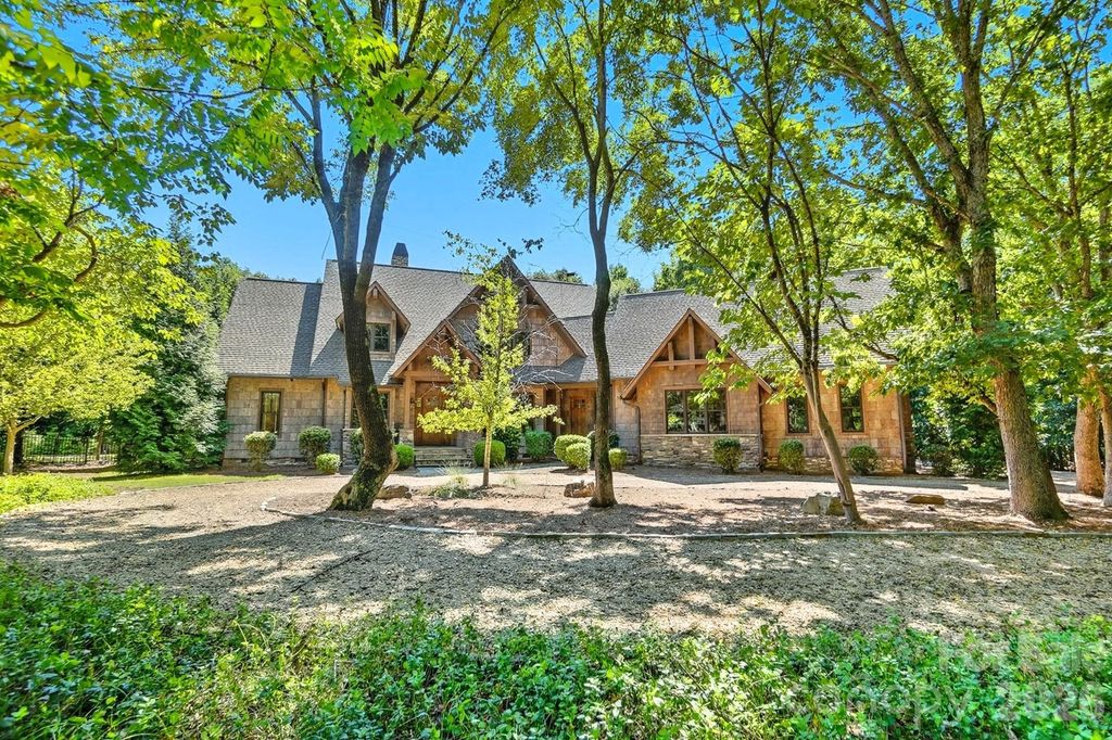 9208 Flying Eagle Lane, Charlotte, NC 28278