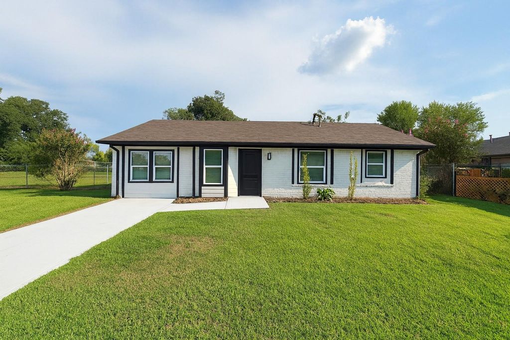 9314 Sterlingshire Street, Houston, TX 77078