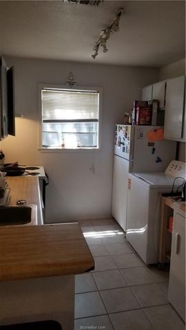 209 Richards, College Station, TX 77840