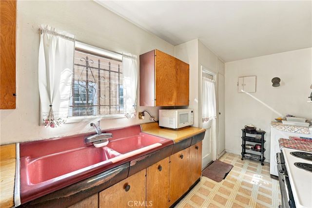 7819 Dalton, Los Angeles, CA 90047