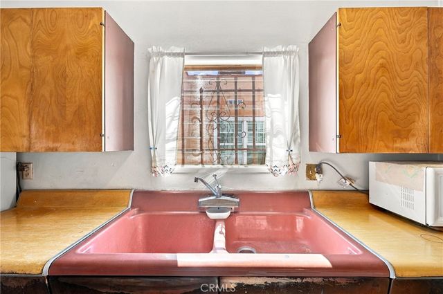 7819 Dalton, Los Angeles, CA 90047