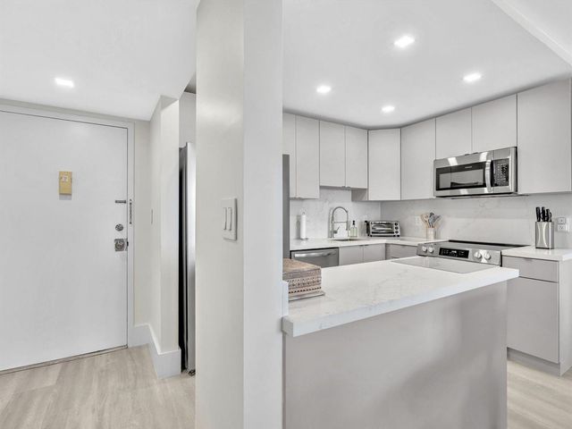 1421 S OCEAN Boulevard 503, Pompano Beach, FL 33062