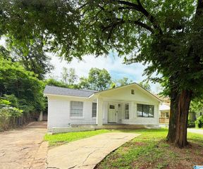 4605 HILLMAN DRIVE SW, Birmingham, AL 35221