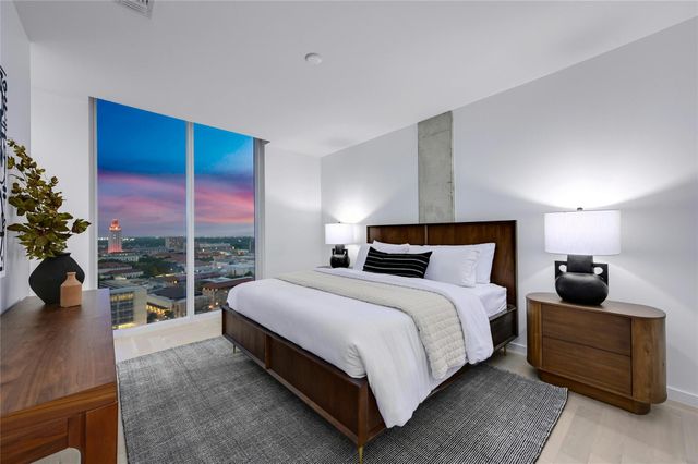 313 W 17th ST 2304, Austin, TX 78701