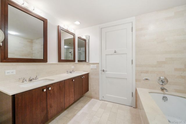 1 Renaissance Square 15E, White Plains, NY 10601