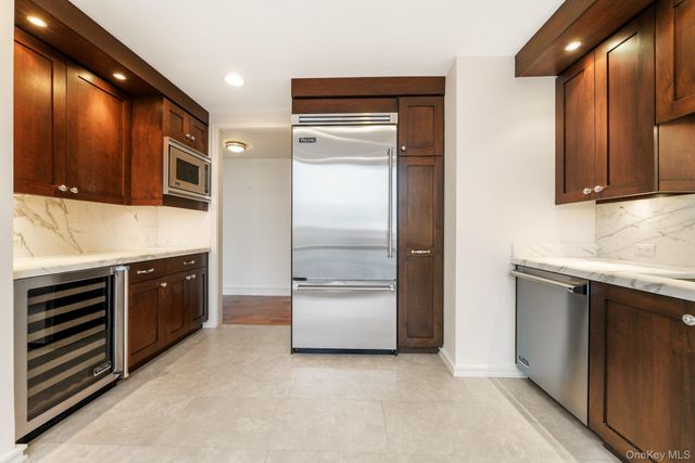 1 Renaissance Square 15E, White Plains, NY 10601