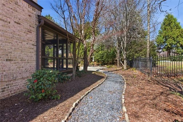 1538 Berkeley Court, Gainesville, GA 30501