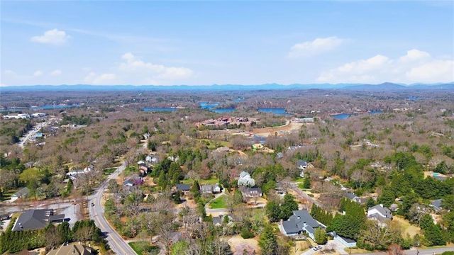 1538 Berkeley Court, Gainesville, GA 30501