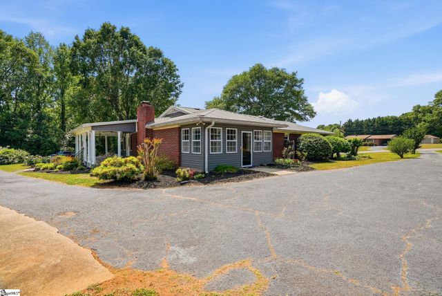 211 Bennett Circle, Spartanburg, SC 29307