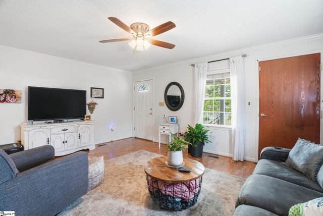 211 Bennett Circle, Spartanburg, SC 29307