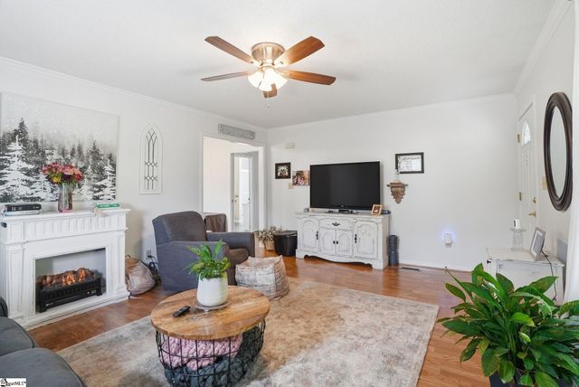 211 Bennett Circle, Spartanburg, SC 29307