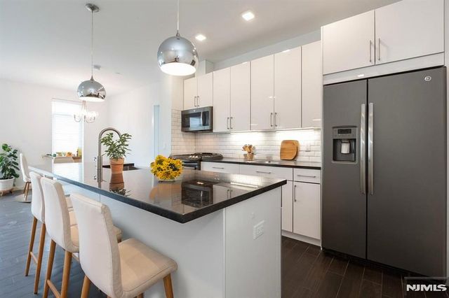 159 Cedar 201, Fort Lee, NJ 07024