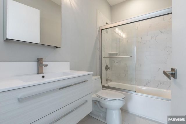 159 Cedar 201, Fort Lee, NJ 07024