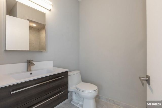 159 Cedar 201, Fort Lee, NJ 07024