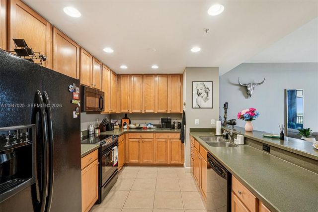 5781 CAPE HARBOUR DR 903, Cape Coral, FL 33914