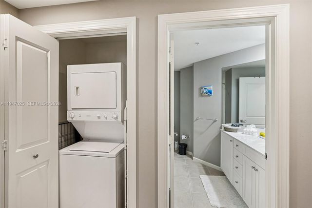 5781 CAPE HARBOUR DR 903, Cape Coral, FL 33914