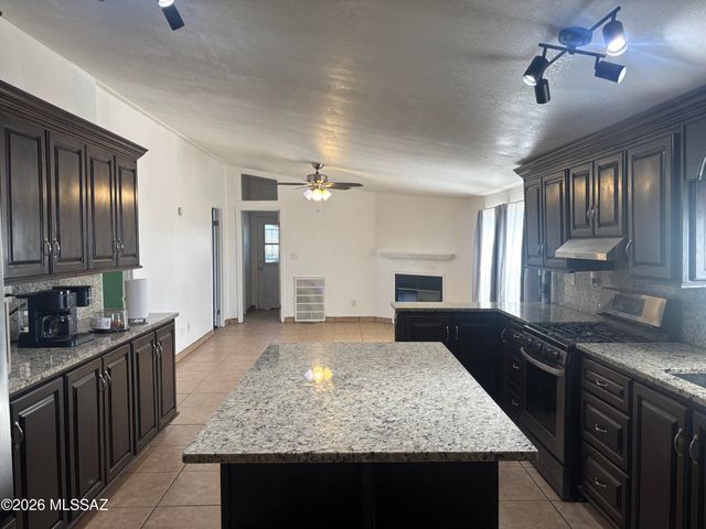10935 S Swan Road, Tucson, AZ 85756