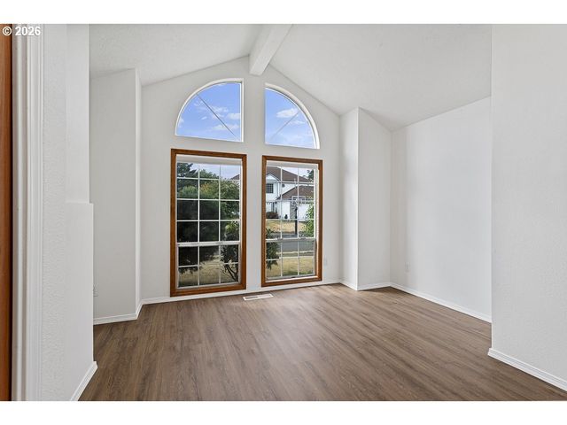 2730 Ne ROBERTS Ave, Gresham, OR 97030