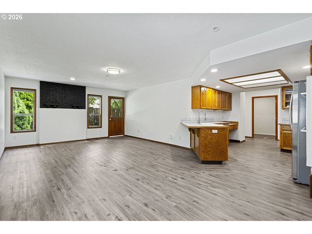 2730 Ne ROBERTS Ave, Gresham, OR 97030