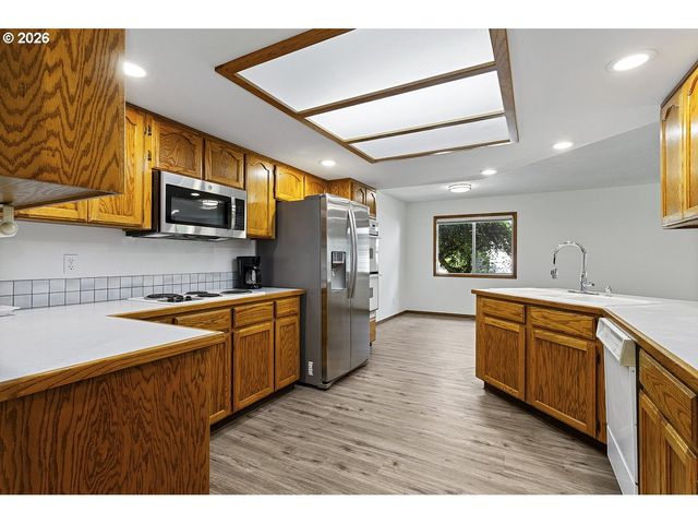 2730 Ne ROBERTS Ave, Gresham, OR 97030