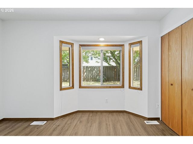 2730 Ne ROBERTS Ave, Gresham, OR 97030