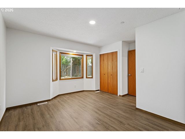 2730 Ne ROBERTS Ave, Gresham, OR 97030