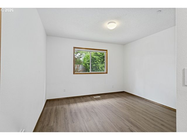 2730 Ne ROBERTS Ave, Gresham, OR 97030